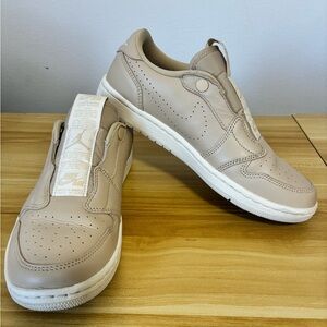 Nike air Jordan Low slip-on beige